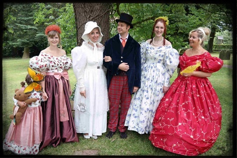 historische Mode Kostümverleih Krinoline Reifrock Biedermeier 1850